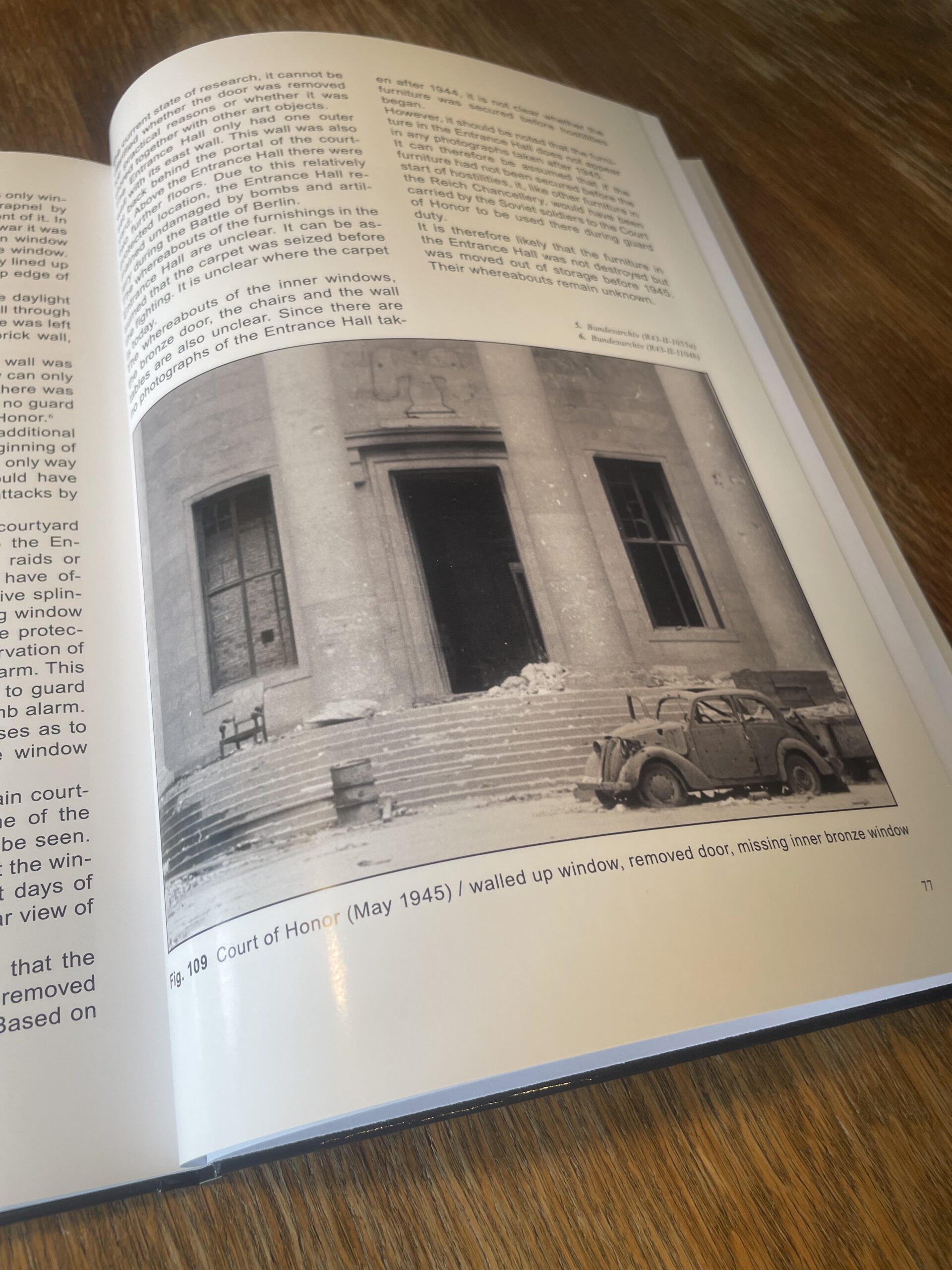 The Reich Chancellery – A Work Analysis/ Albert Speer/ The Entrance Hall/ New Reich Chancellery/ Interior/ Voßstraße 5/ 1937-1950 – Bild 9