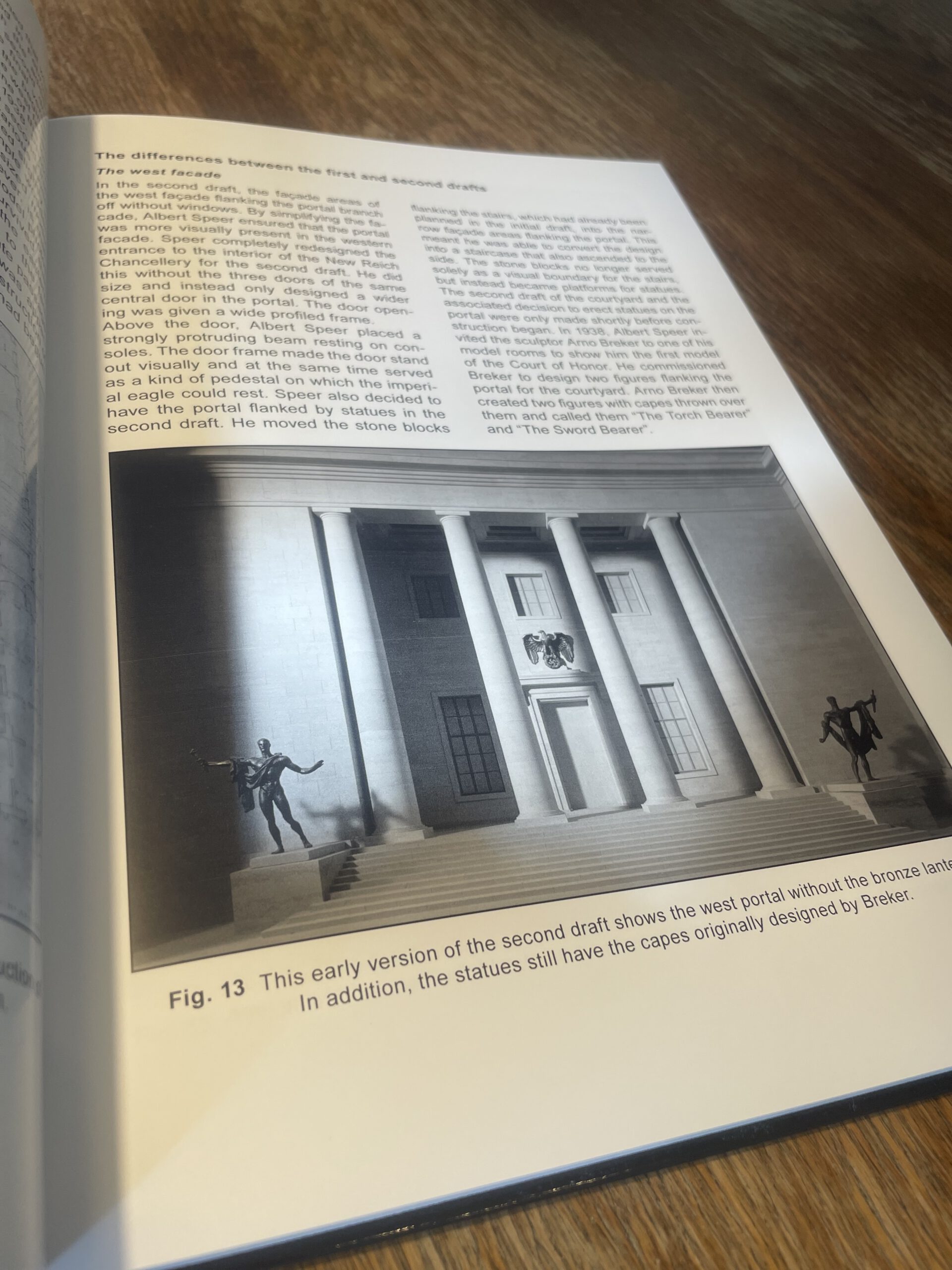 The Reich Chancellery – A Work Analysis/ Albert Speer/ The Court of Honor/ New Reich Chancellery/ Interior/ Voßstraße 5/ 1937-1950 – Bild 3