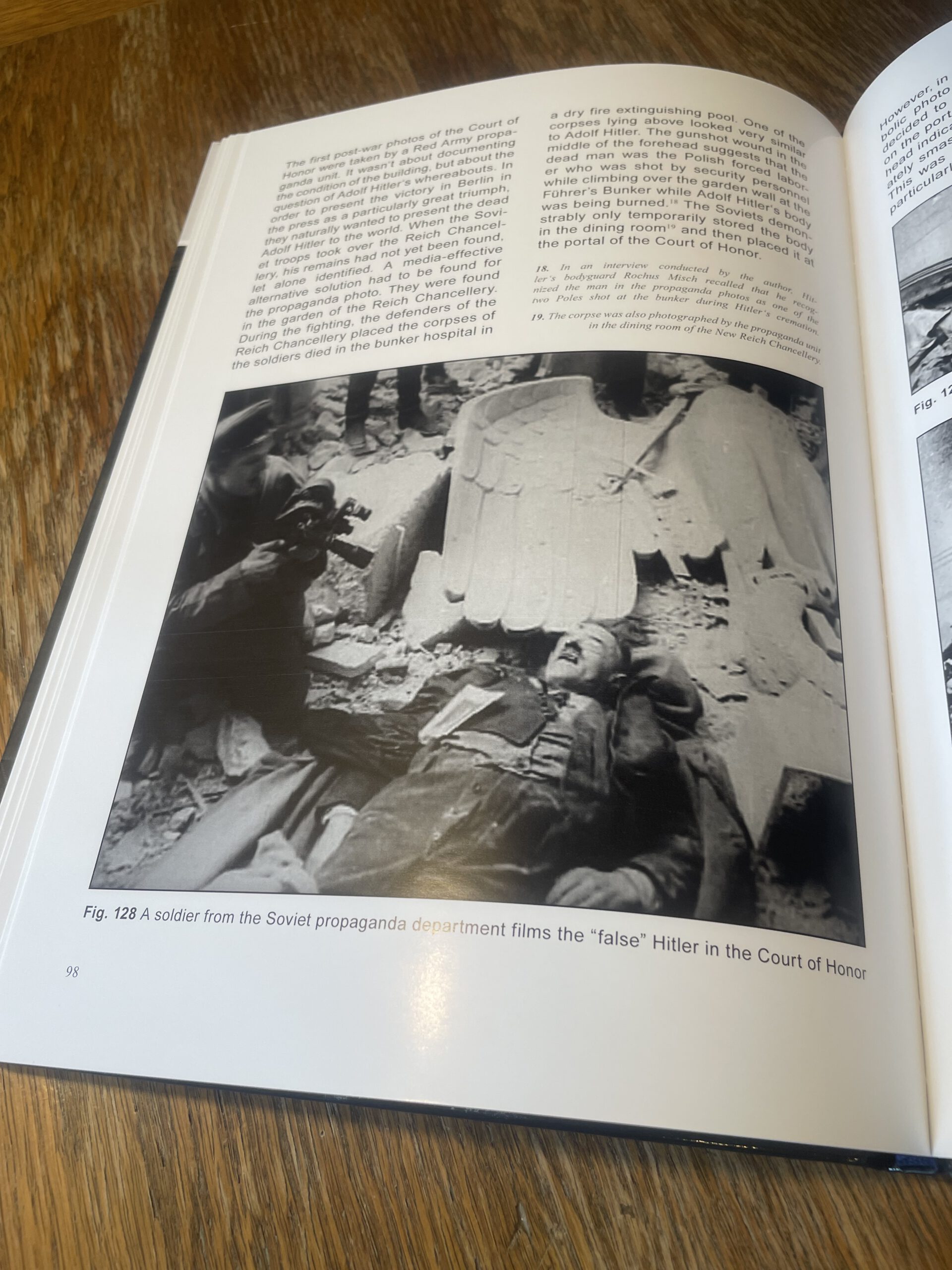 The Reich Chancellery – A Work Analysis/ Albert Speer/ The Court of Honor/ New Reich Chancellery/ Interior/ Voßstraße 5/ 1937-1950 – Bild 11