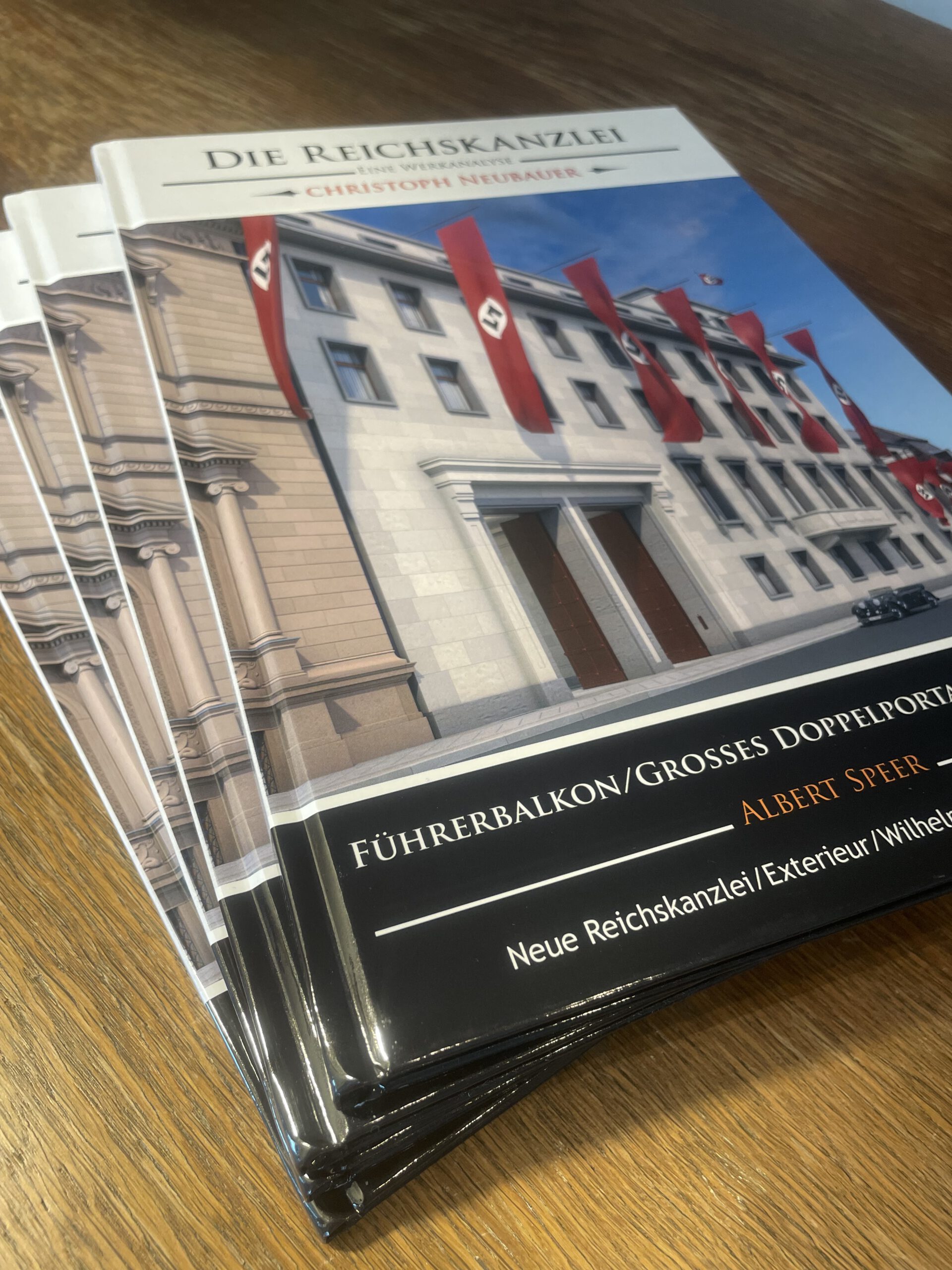 Die Reichskanzlei - Eine Werkanalyse / Albert Speer / Führerbalkon / Doppelportal / Durchfahrt / Neue Reichskanzlei / Exterieur / Wilhelmstraße 78 / 1934-1949 – Bild 2